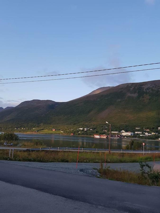 Lyngsalpan Cruise Lodge - Rodtinden Nord-Lenangen Esterno foto